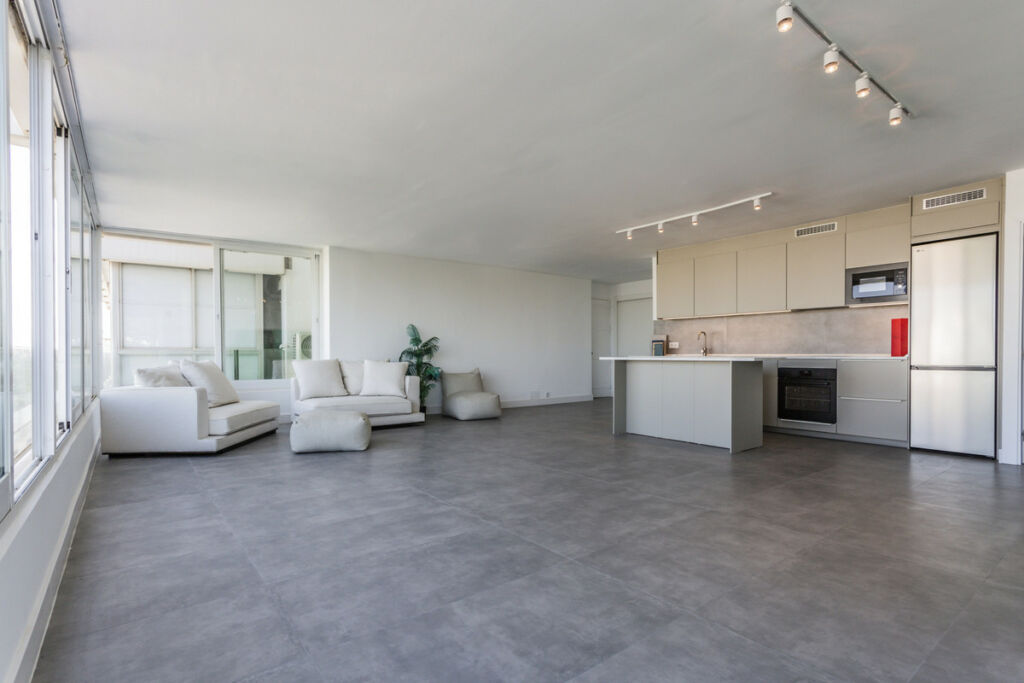 Middle Floor Apartment Río Real Málaga - image 25