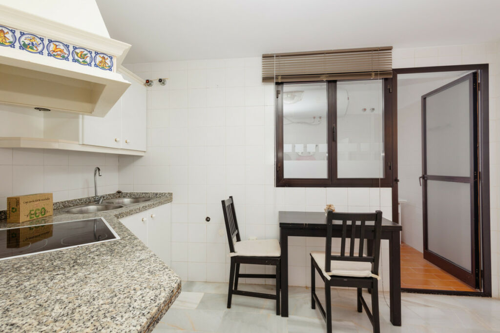 Middle Floor Apartment Puerto Banús Málaga - image 25