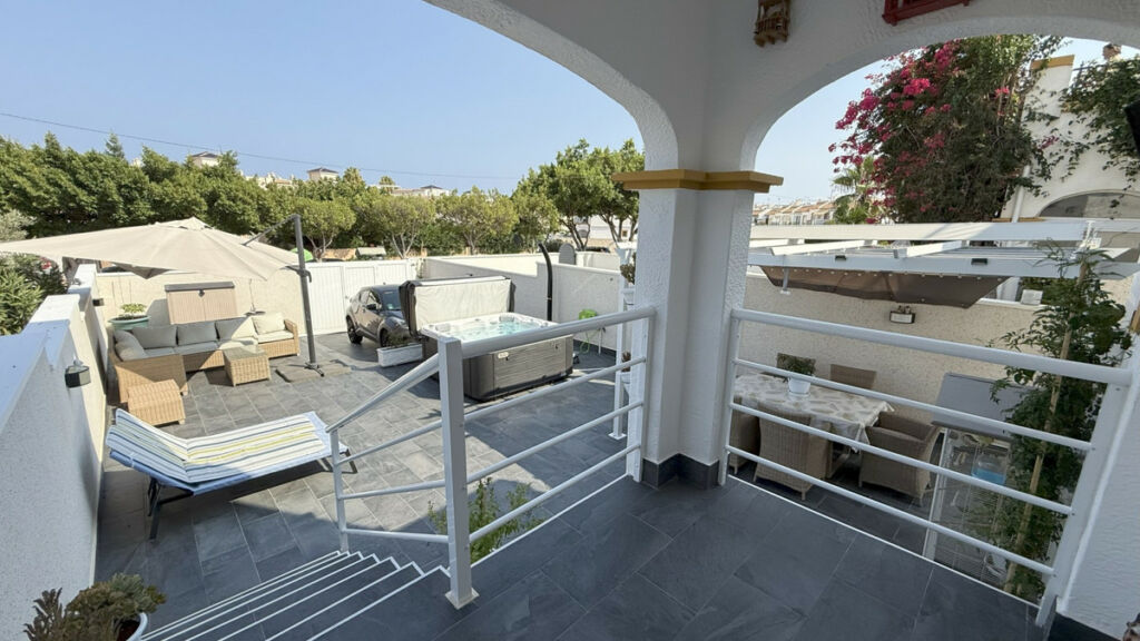 Detached Villa La Zenia Alicante - image 25