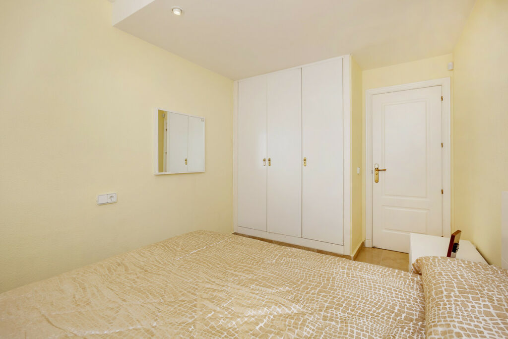 Ground Floor Apartment The Golden Mile Málaga - image 25