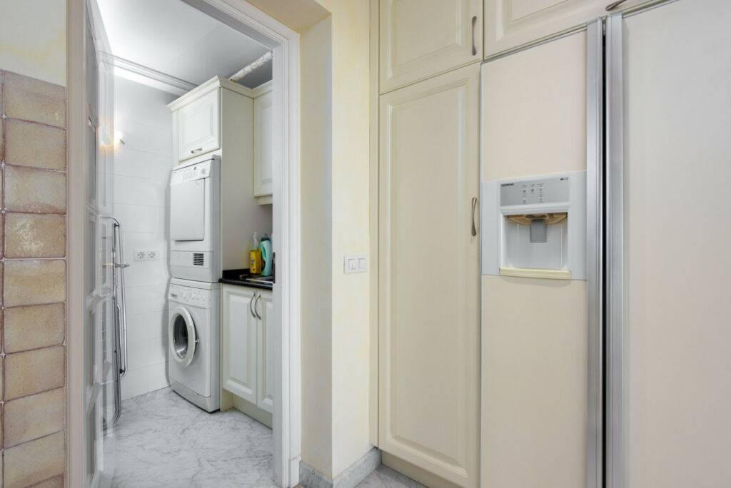 Middle Floor Apartment The Golden Mile Málaga - image 25