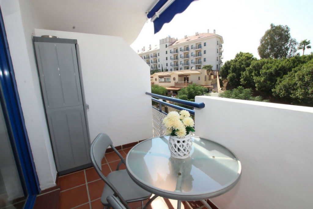 Middle Floor Apartment Torrequebrada Málaga - image 25