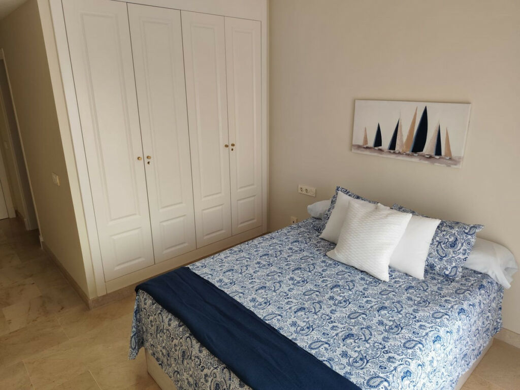 Middle Floor Apartment La Duquesa Málaga - image 19