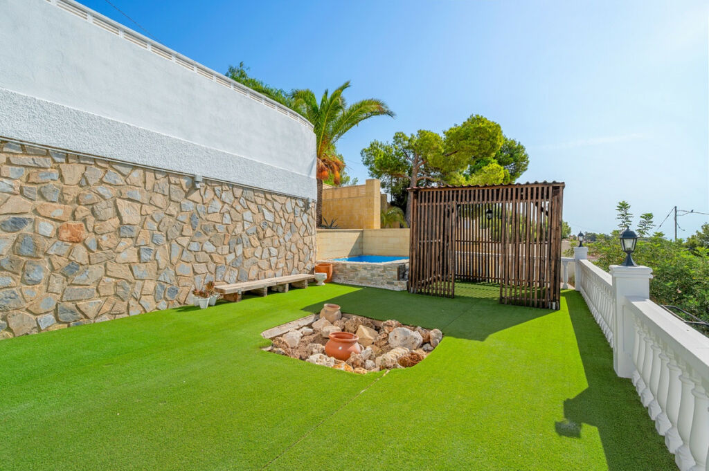 Detached Villa La Nucia Alicante - image 25