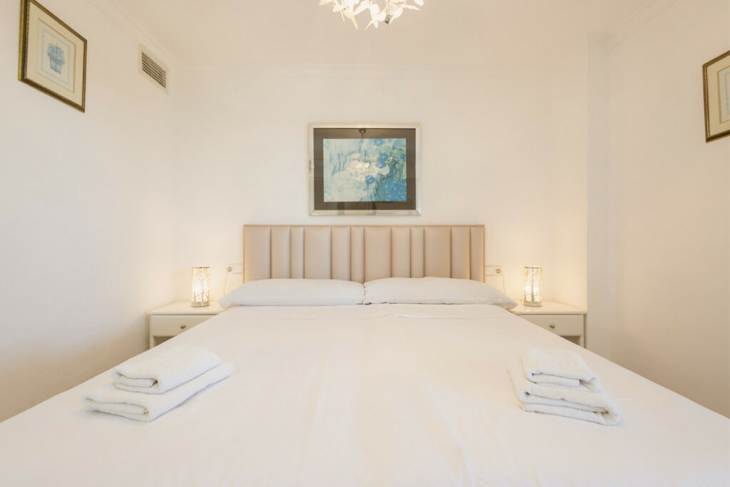 Middle Floor Apartment Playamar Málaga - image 26