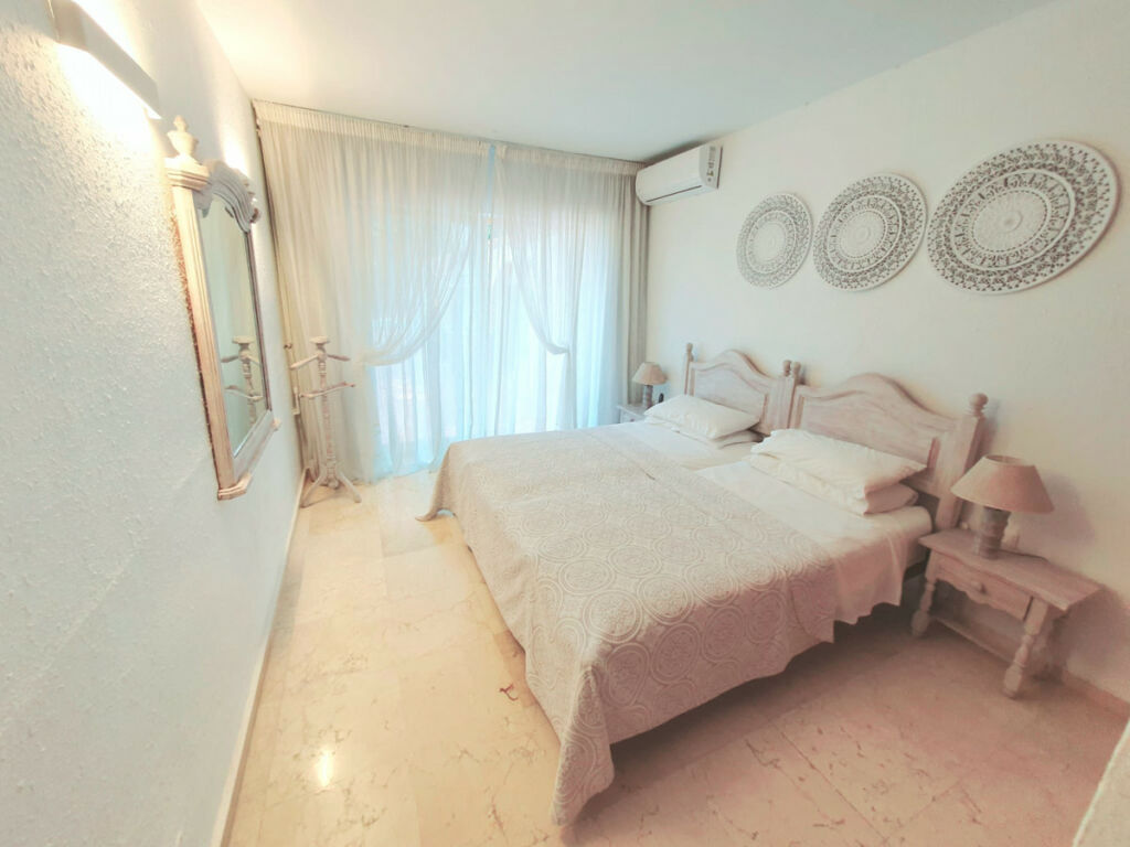 Detached Villa Nueva Andalucía Málaga - image 22