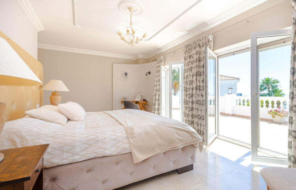 Detached Villa Benahavís Málaga - image 26