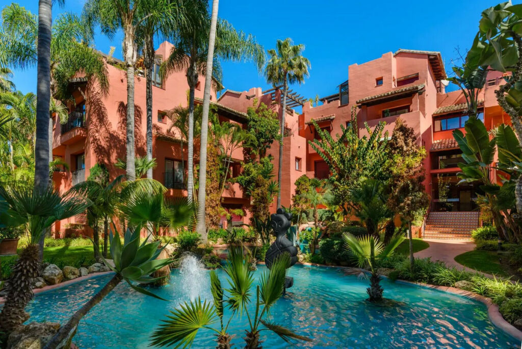 Middle Floor Apartment Elviria Málaga - image 26