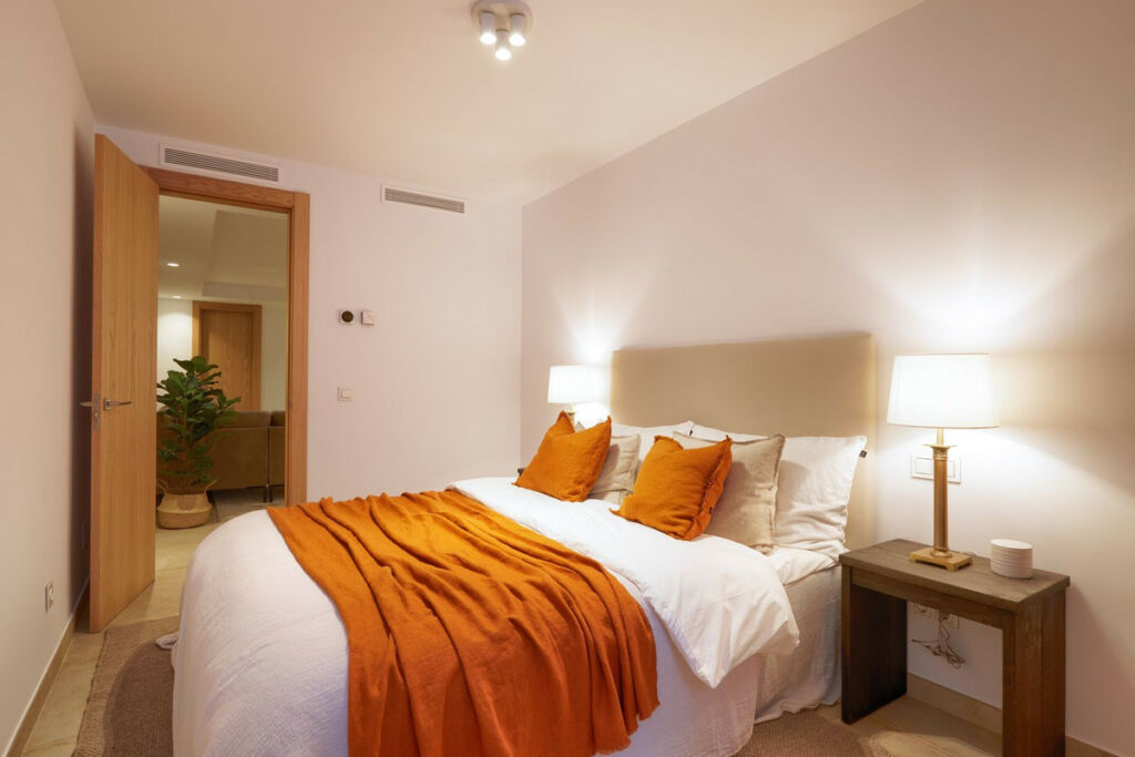 Detached Villa Estepona Málaga - image 26