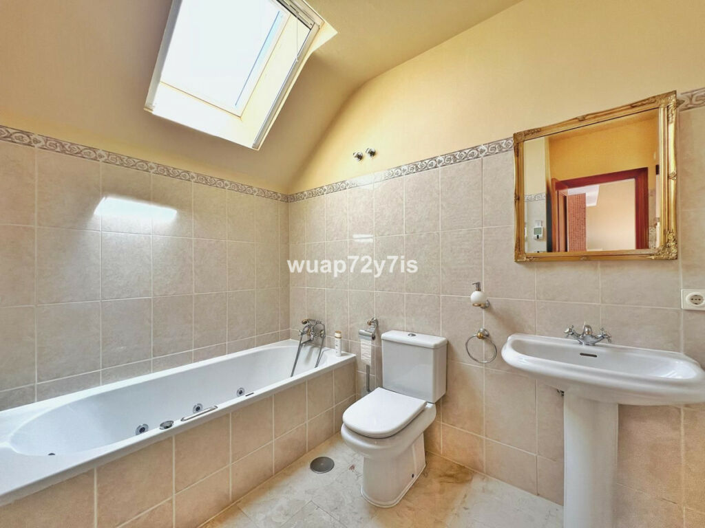 Semi-Detached House Costabella Málaga - image 26