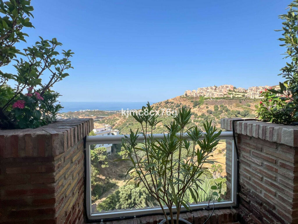 Penthouse Calahonda Málaga - image 26