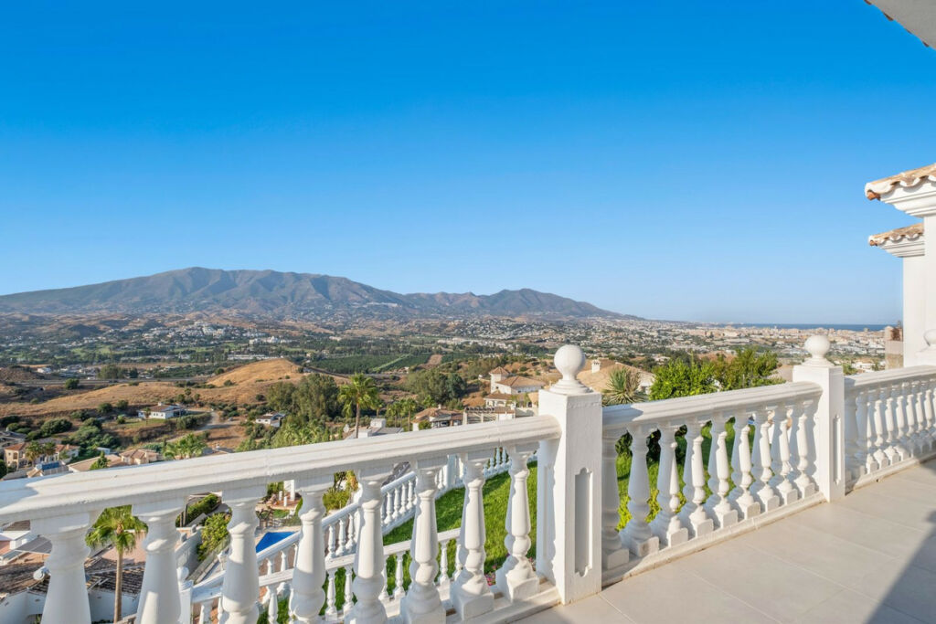 Detached Villa Cerros del Aguila Málaga - image 26