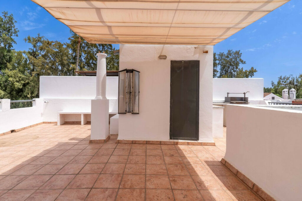 Townhouse Nueva Andalucía Málaga - image 26