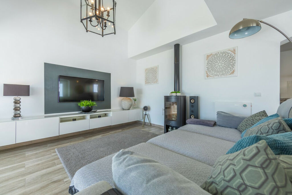 Detached Villa Estepona Málaga - image 26
