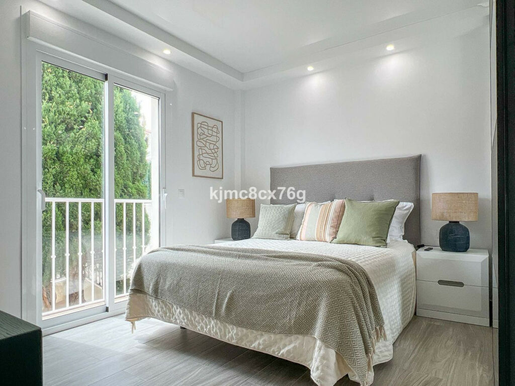 Detached Villa Riviera del Sol Málaga - image 26