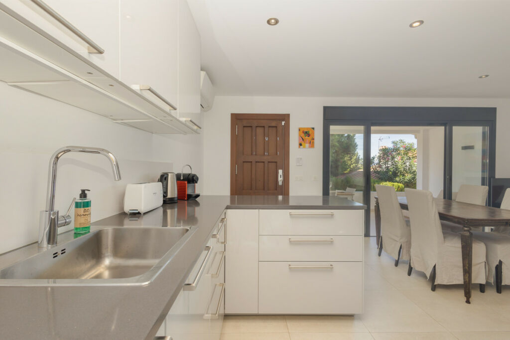 Detached Villa Costabella Málaga - image 26