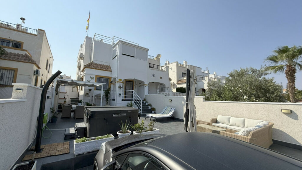 Detached Villa La Zenia Alicante - image 26