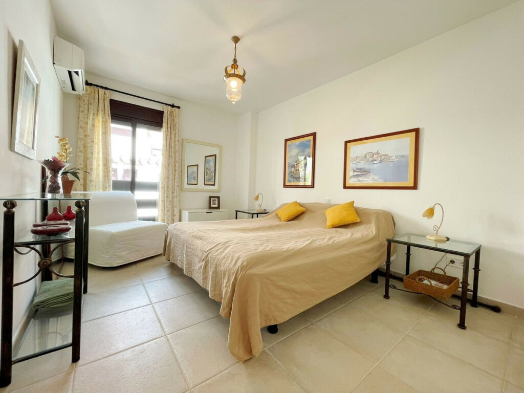 Middle Floor Apartment Nueva Andalucía Málaga - image 26