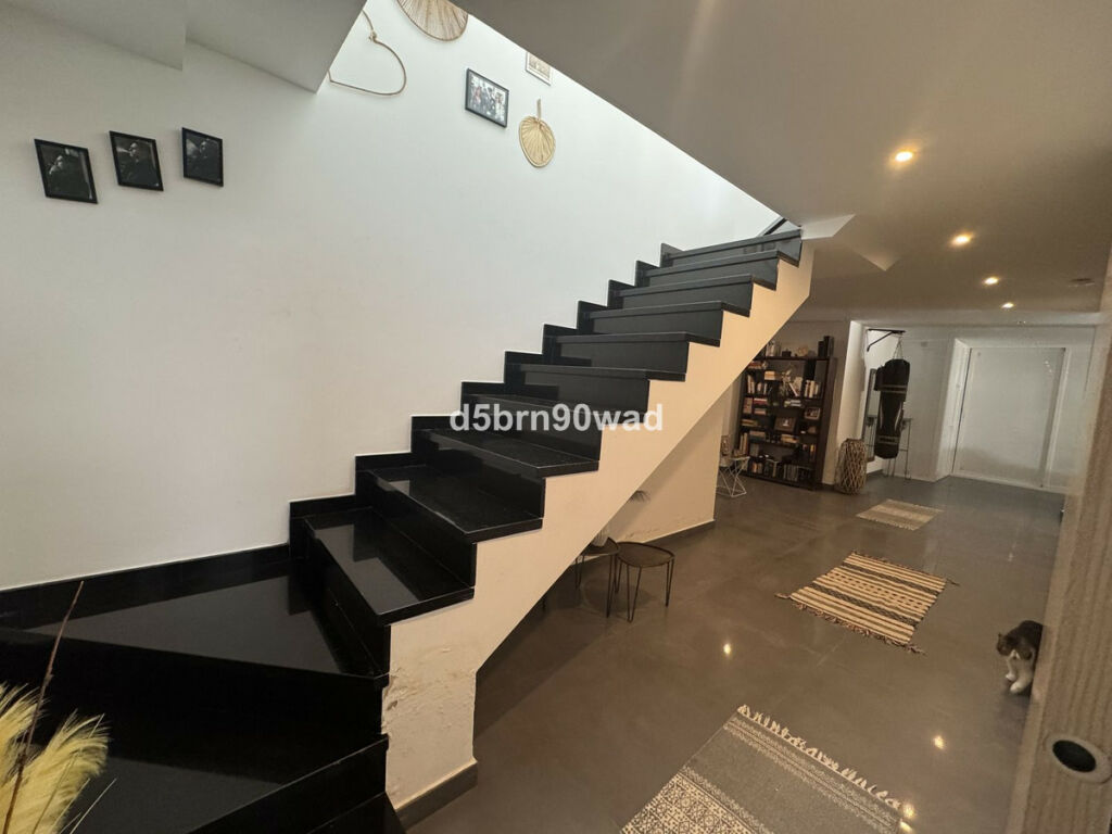 Detached Villa Estepona Málaga - image 22