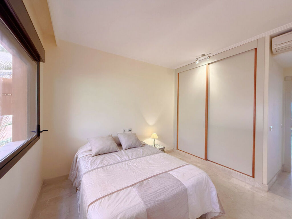 Middle Floor Apartment Estepona Málaga - image 26