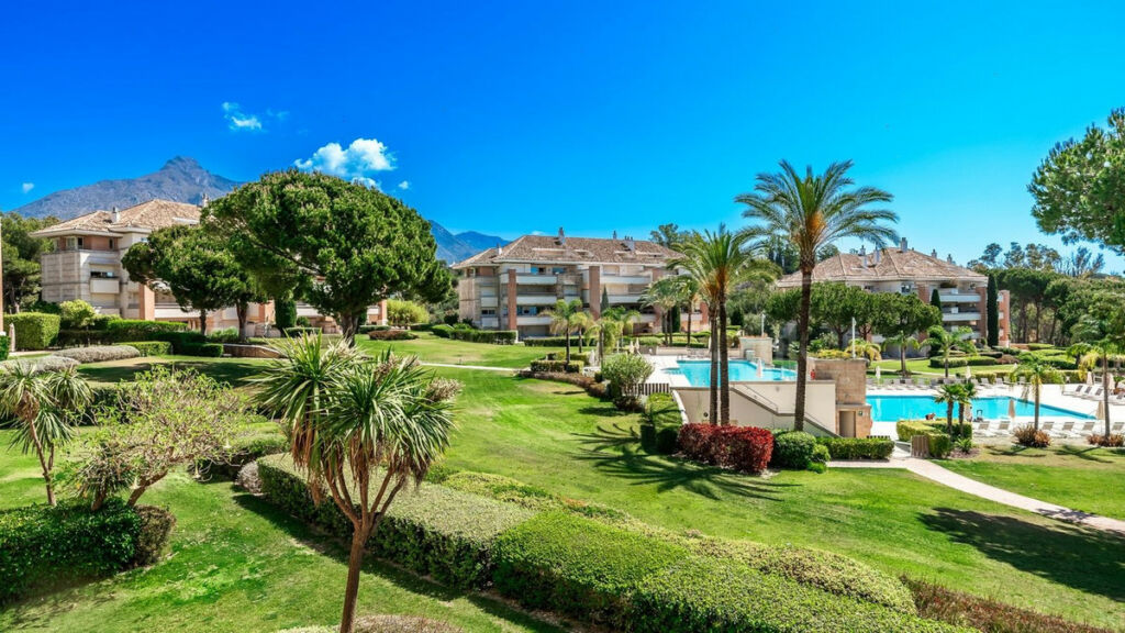 Middle Floor Apartment The Golden Mile Málaga - image 26