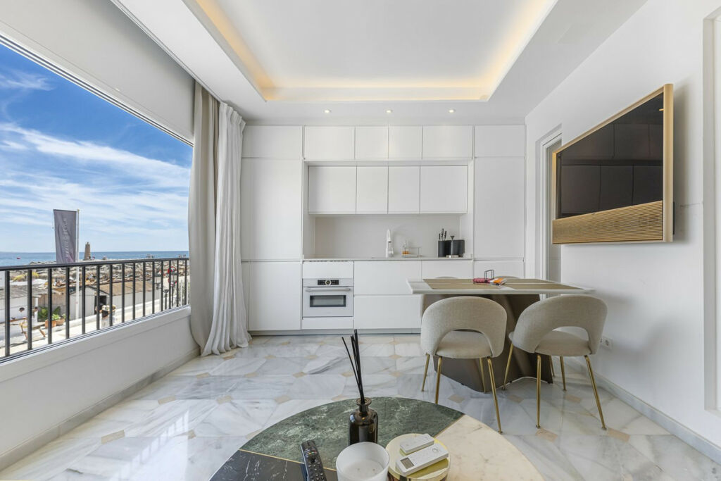 Top Floor Apartment Puerto Banús Málaga - image 26
