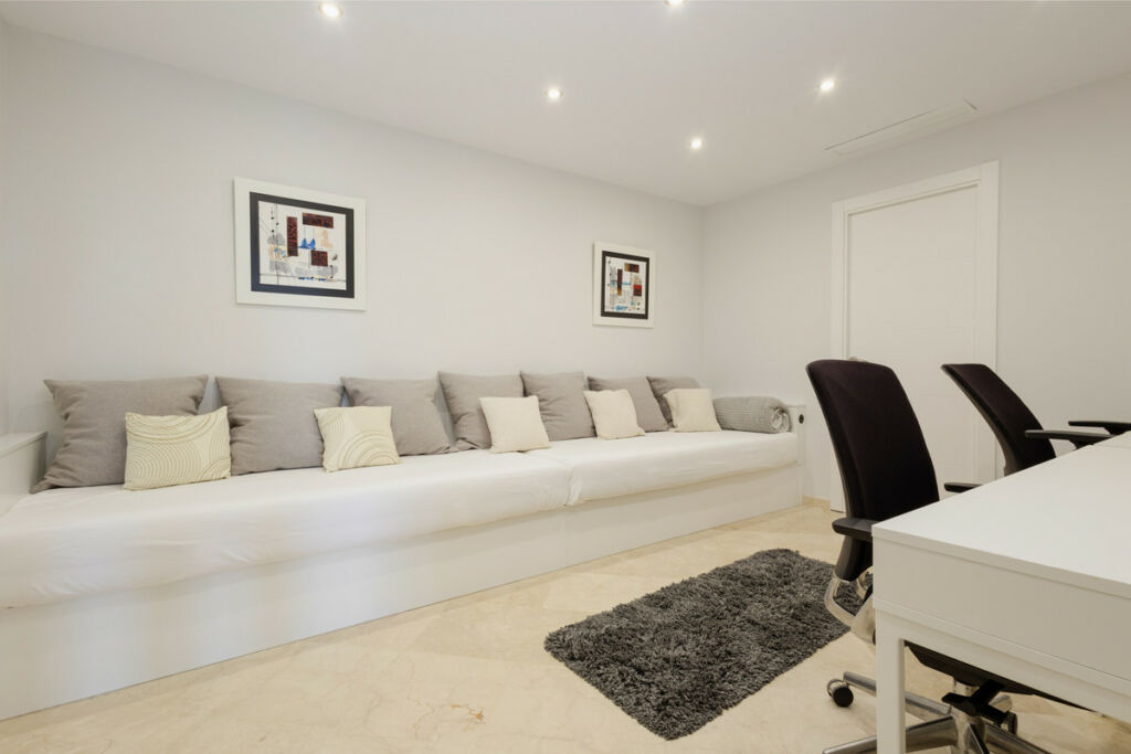 Ground Floor Apartment La Mairena Málaga - image 26