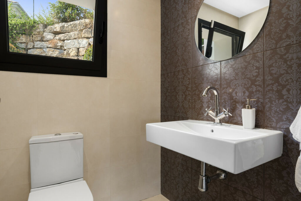 Detached Villa Benahavís Málaga - image 26