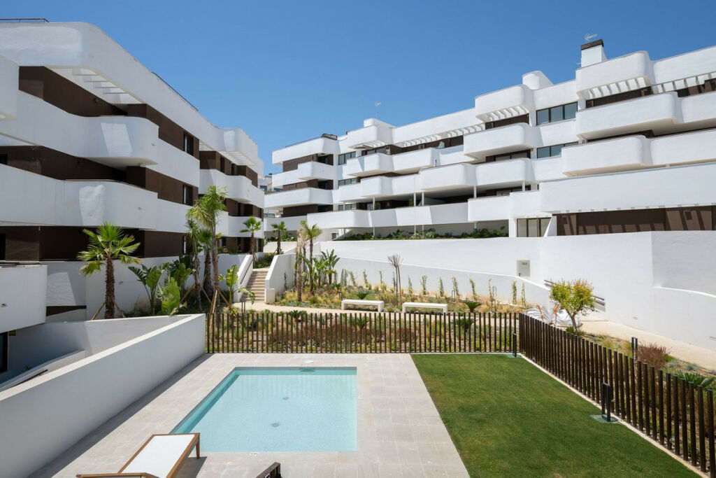 Middle Floor Apartment Estepona Málaga - image 26