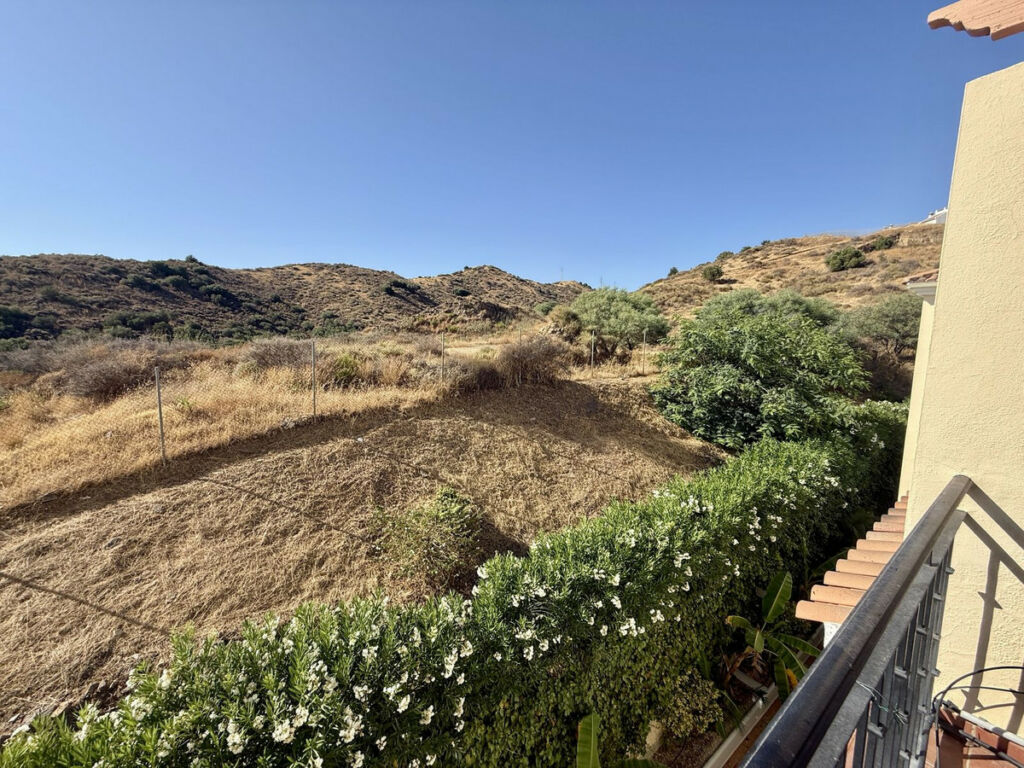 Penthouse Calahonda Málaga - image 26