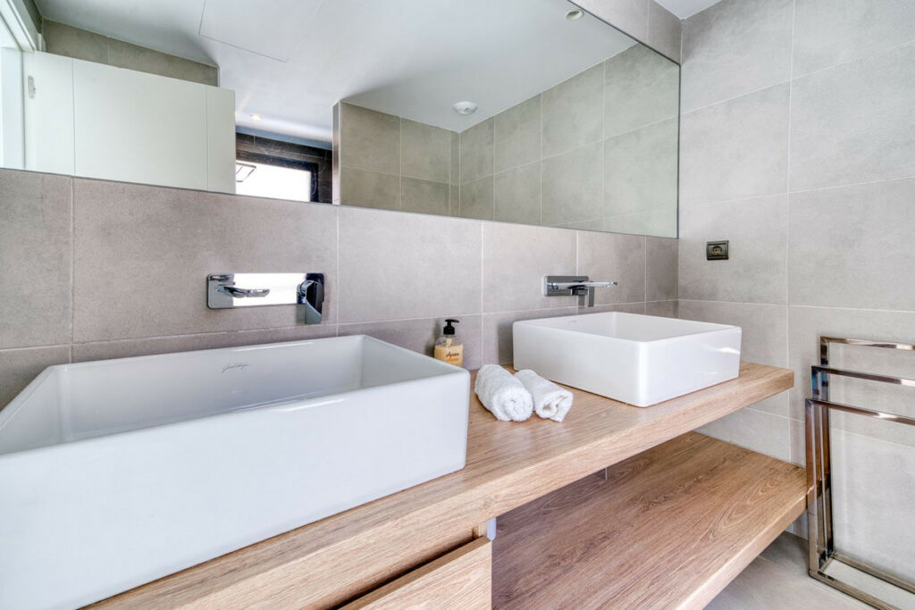 Detached Villa Estepona Málaga - image 26