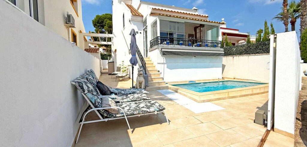 Detached Villa Villamartin Alicante - image 26