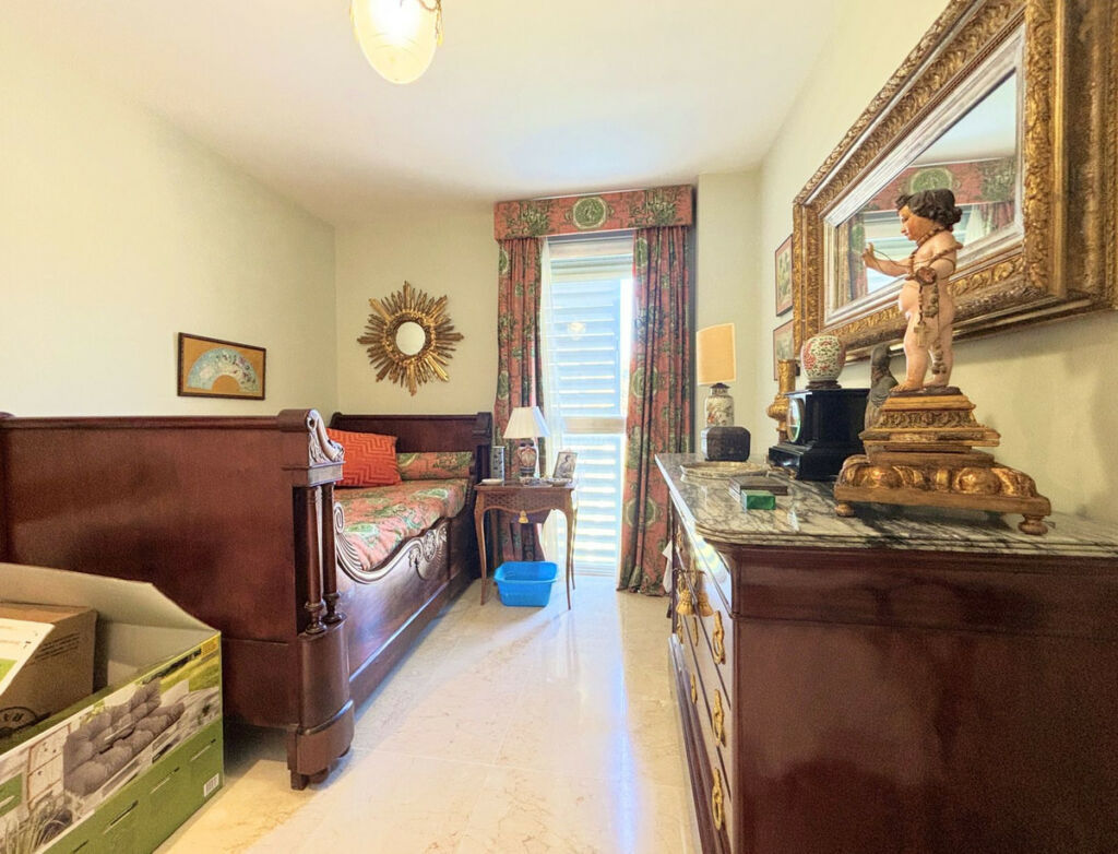 Penthouse La Duquesa Málaga - image 27