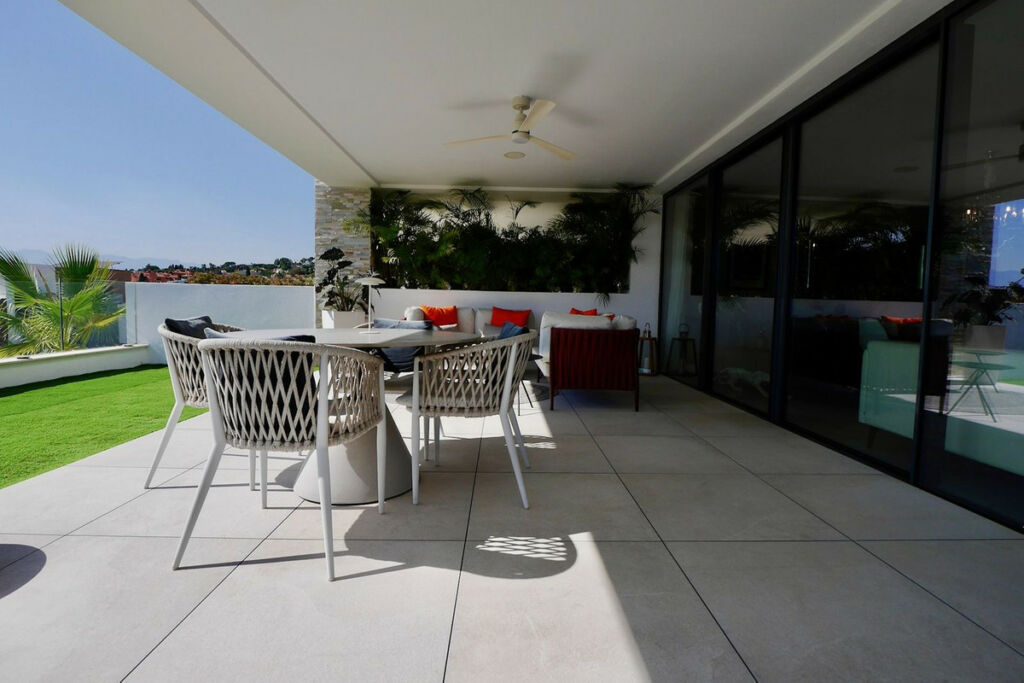 Middle Floor Apartment Cabopino Málaga - image 26