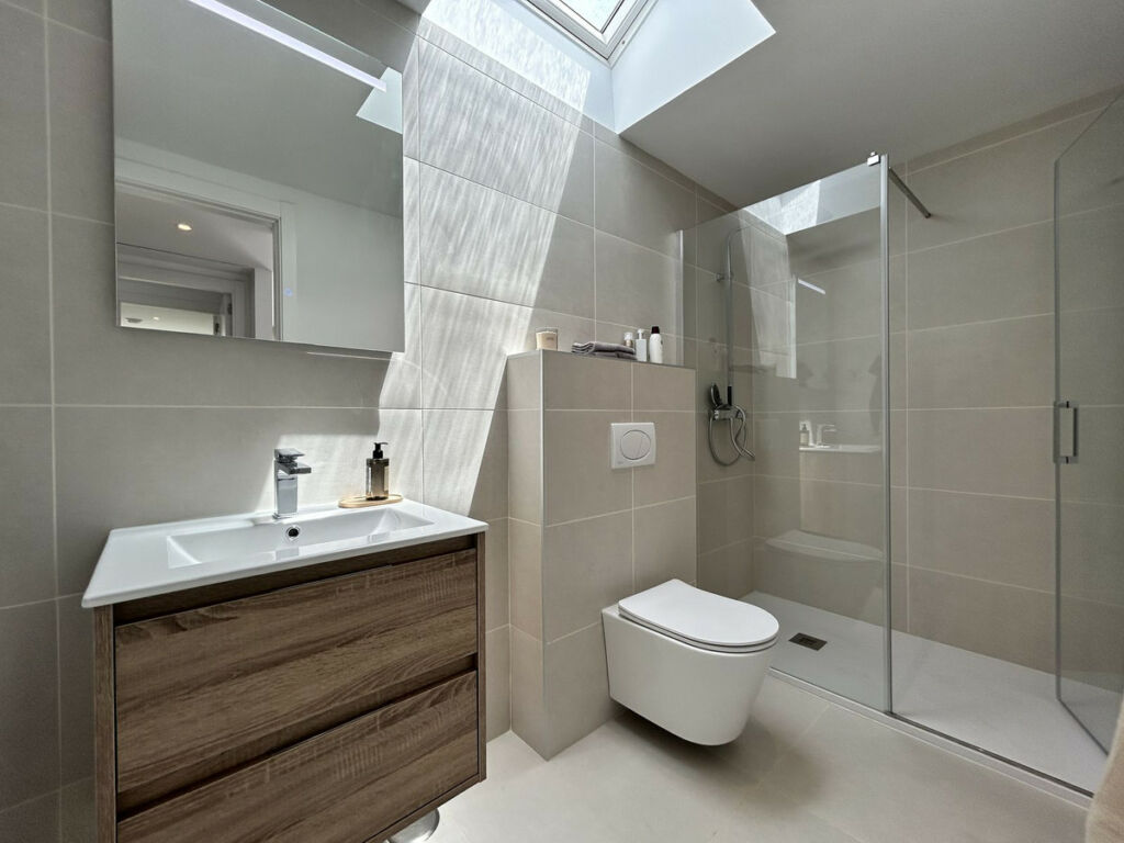 Penthouse Higueron Málaga - image 27