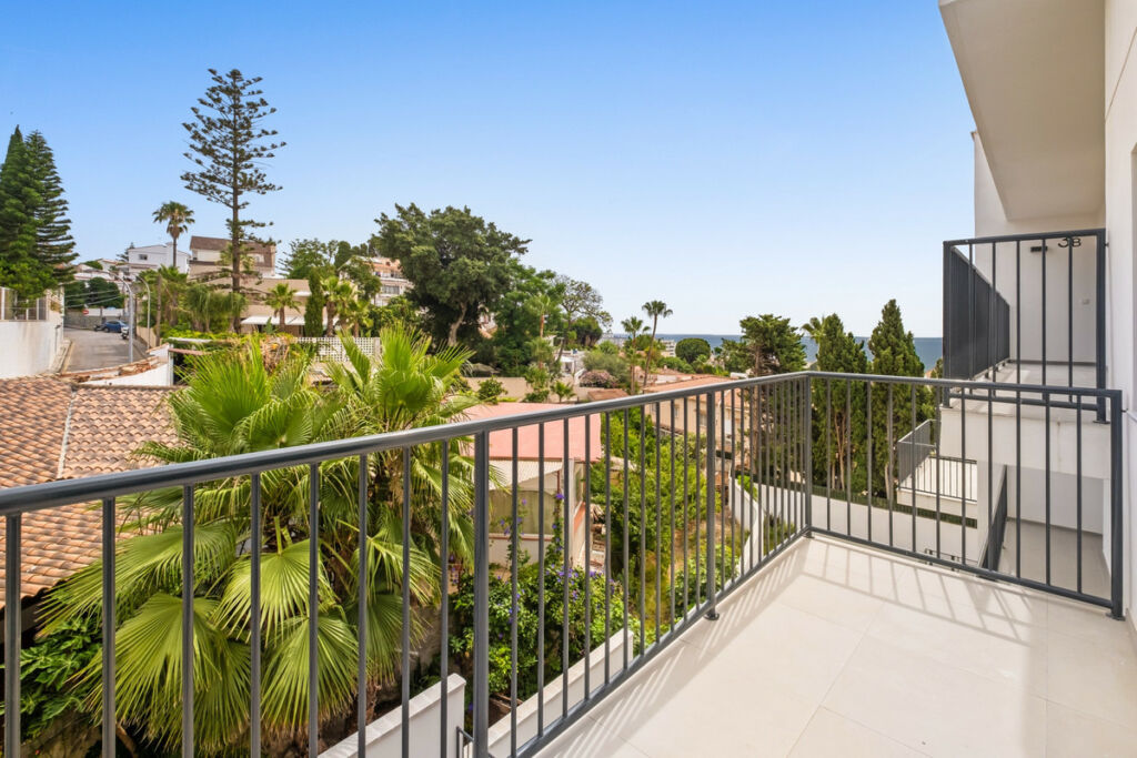 Middle Floor Apartment Montemar Málaga - image 27