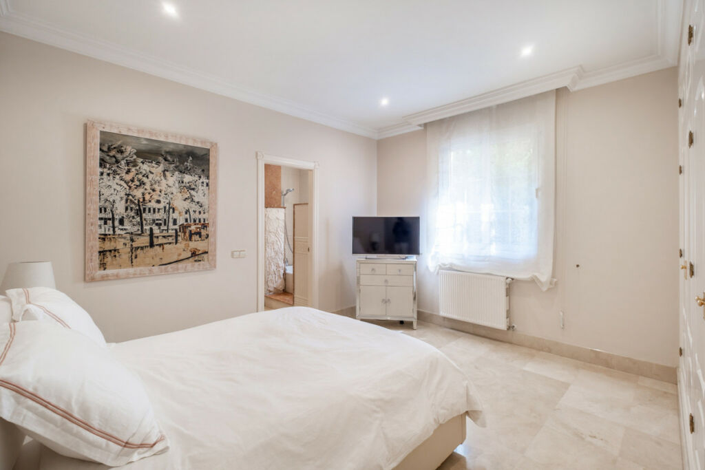 Detached Villa Benahavís Málaga - image 27