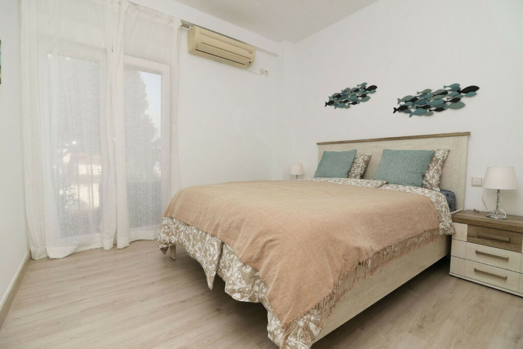 Middle Floor Apartment Calahonda Málaga - image 27