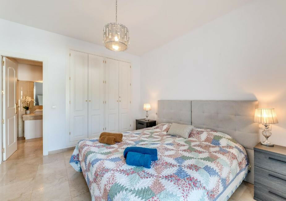 Middle Floor Apartment Benahavís Málaga - image 21