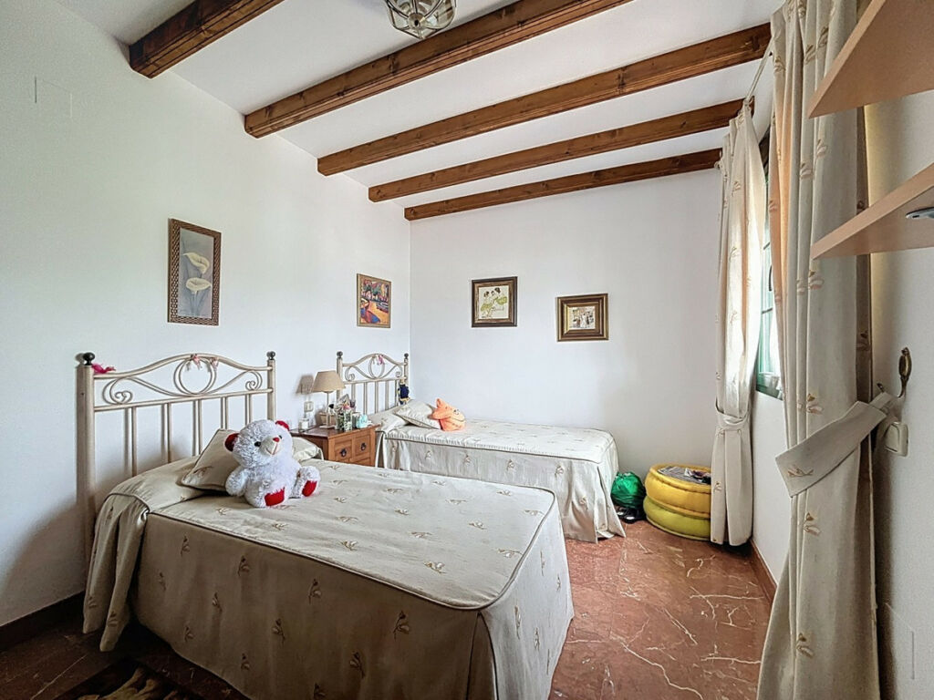 Detached Villa La Viñuela Málaga - image 27
