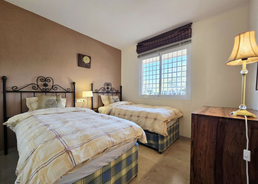 Penthouse Elviria Málaga - image 27