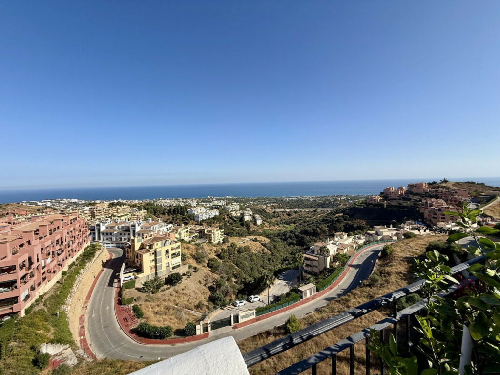 Penthouse Calahonda Málaga - image 27