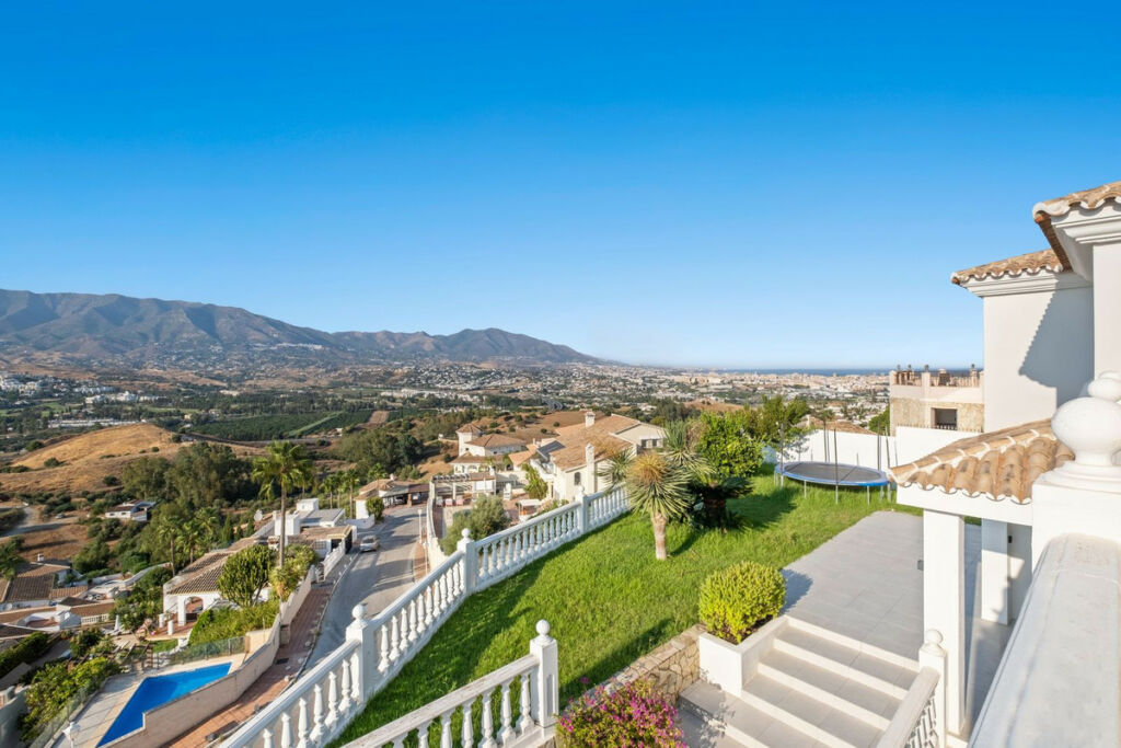 Detached Villa Cerros del Aguila Málaga - image 27