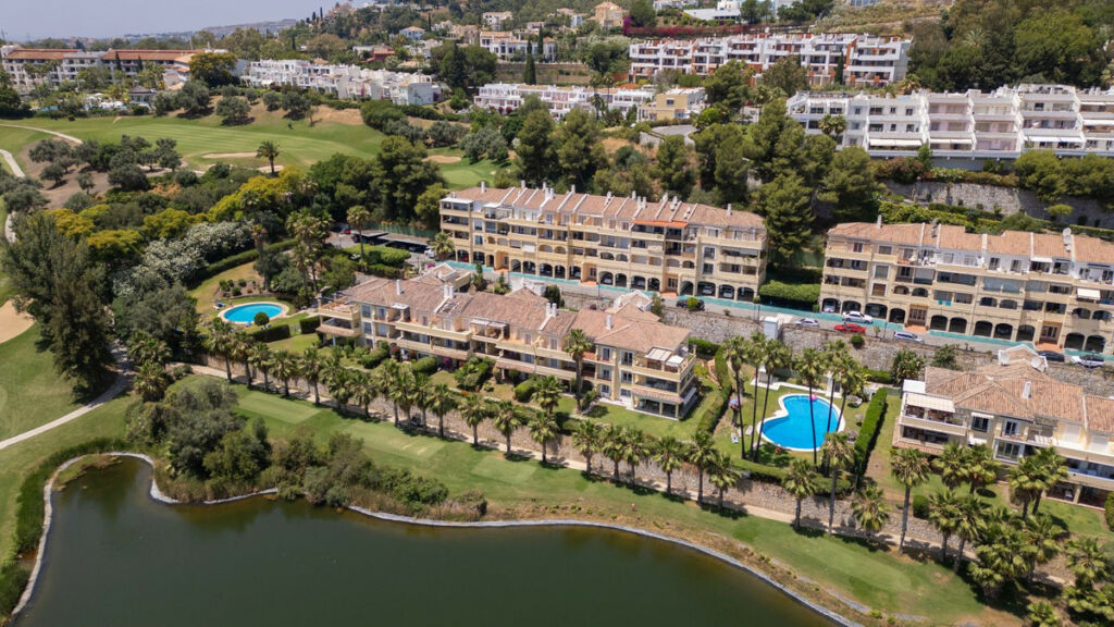 Middle Floor Apartment La Quinta Málaga - image 27