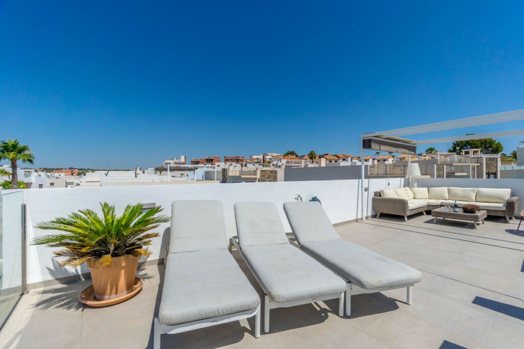Detached Villa Villamartin Alicante - image 27