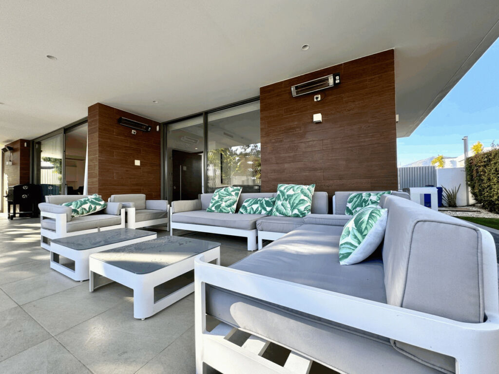 Detached Villa Estepona Málaga - image 27