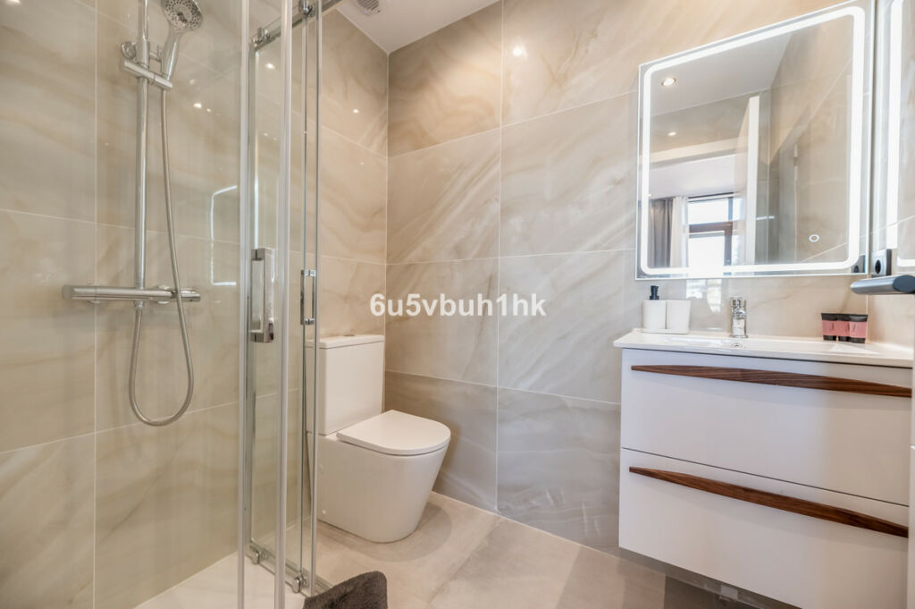 Middle Floor Apartment Estepona Málaga - image 27