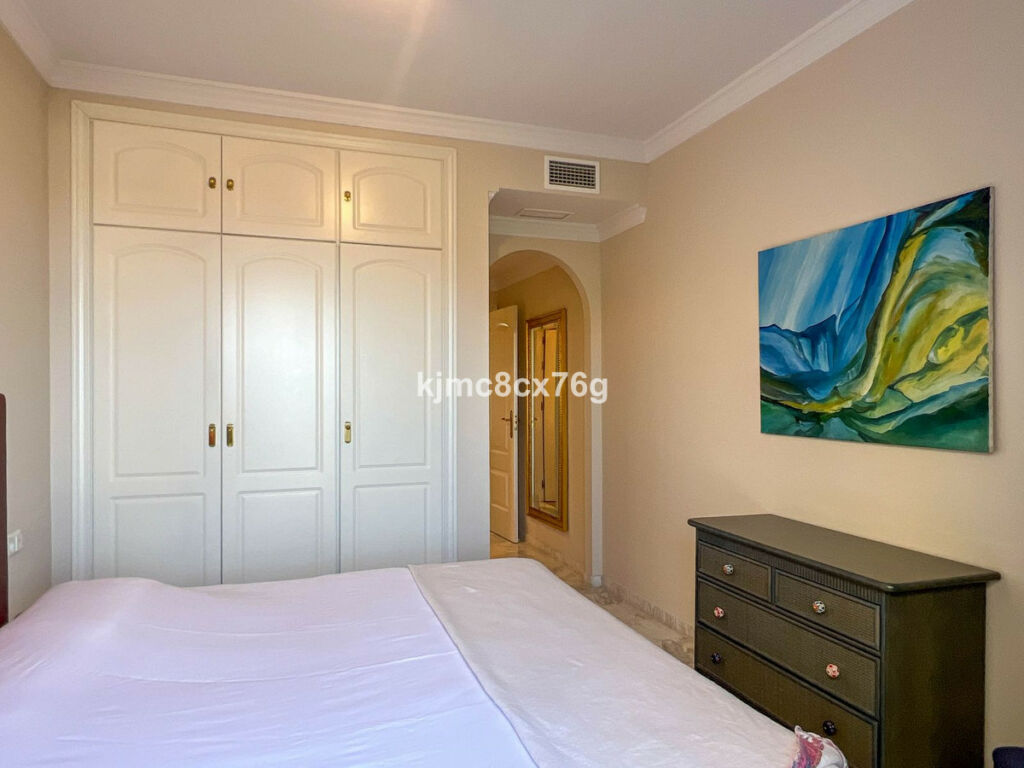 Penthouse Calahonda Málaga - image 27