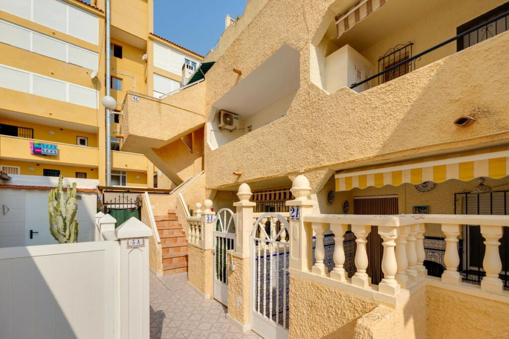 Middle Floor Apartment La Mata Alicante - image 27