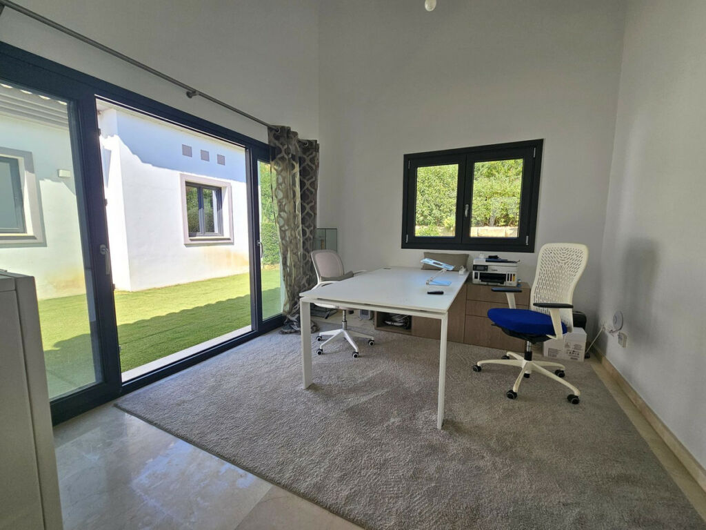 Detached Villa Benahavís Málaga - image 27